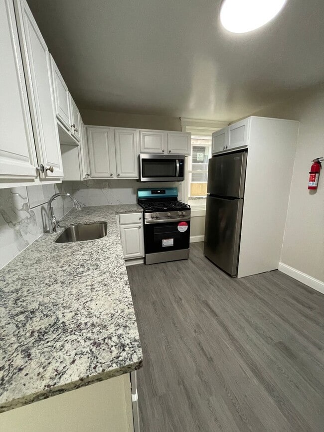 Building Photo - Spacious 3 Bedroom 2 Bath in Darby