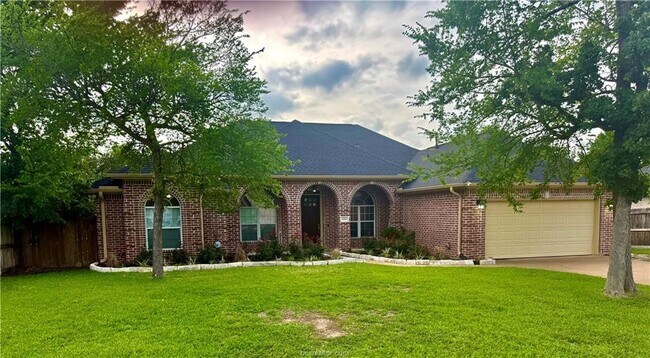 Building Photo - 4414 Woodland Ridge Dr