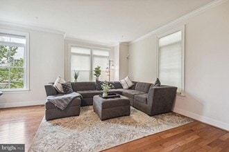 Building Photo - 124 Liriope Place