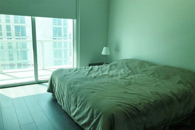 Building Photo - 253 NE 2nd St