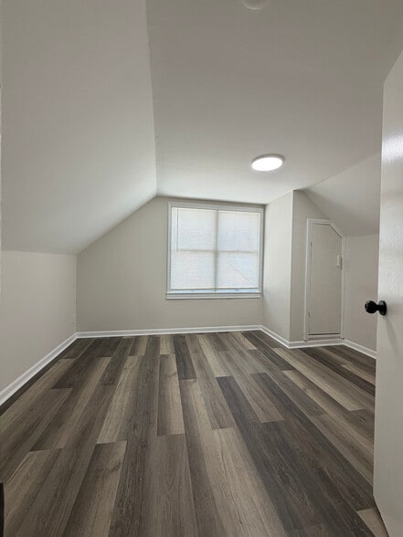 Building Photo - 1822 W 187th St