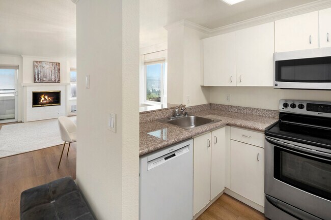 Building Photo - 2244 13th Ave W