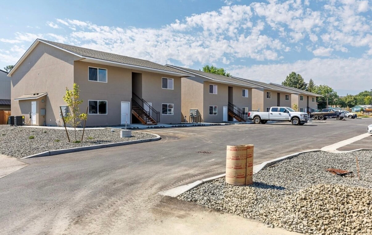 Building Photo - 485 S 38th Ave