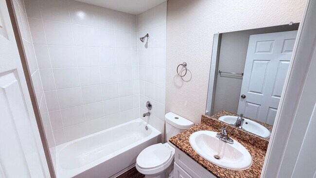 Building Photo - Lovely  3 Bedroom, 2 Bathroom Home in Ocala!!!