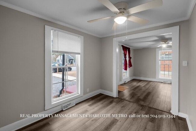 Building Photo - Charming Downtown Albemarle Cottage with Timeless Appeal