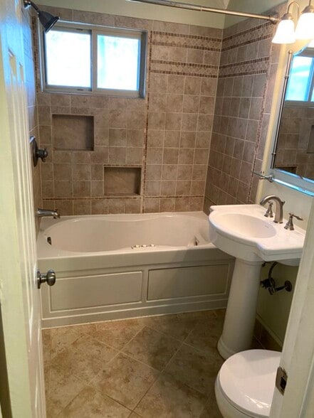 Bathroom - 1620 Briarcliff Rd NE