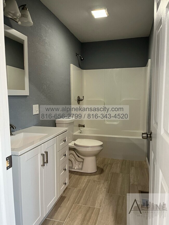 Building Photo - Fresh & Updated, Vouchers OK!