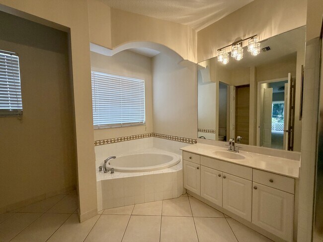 Building Photo - 1649 Ballantrae Blvd N