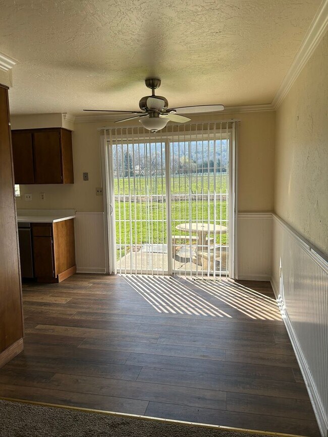 Building Photo - 2883 W Griffin Creek Rd