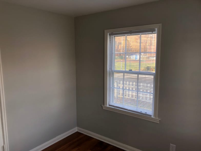 Building Photo - 3700 Washington Ave SE