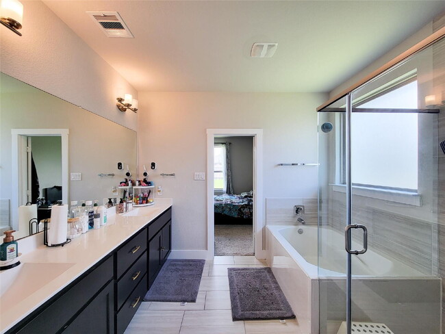 Building Photo - "Spacious 4-Bedroom Haven in Katy, TX with 3.5 Baths – Your Ideal Family Retreat Awaits!"