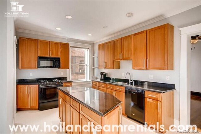 Building Photo - Uptown Capitol Hill - Secure Historic Building with Modern Updates!