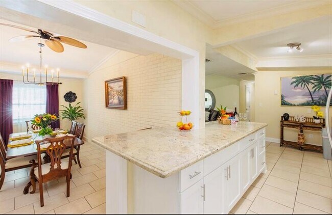 Building Photo - 279 Hach Ln