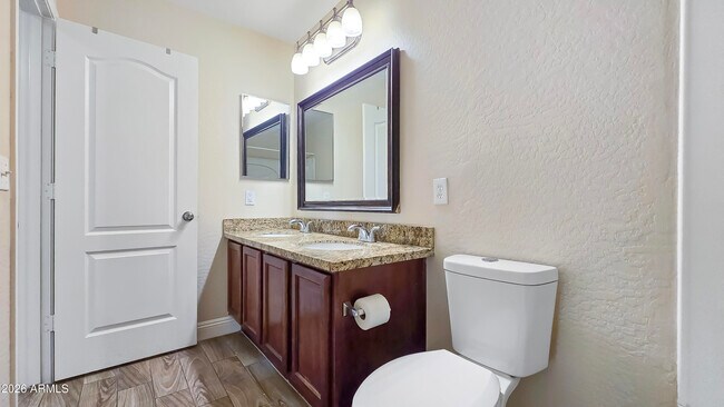 Building Photo - 25673 W Northern Lights Way