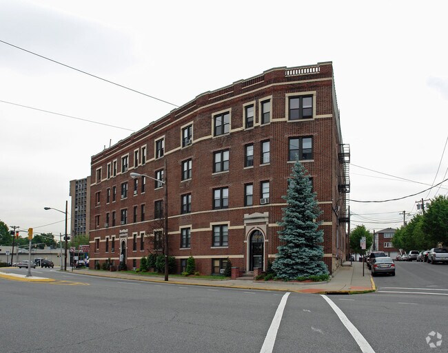Building Photo - PINNACLE EQUITIES, LLC