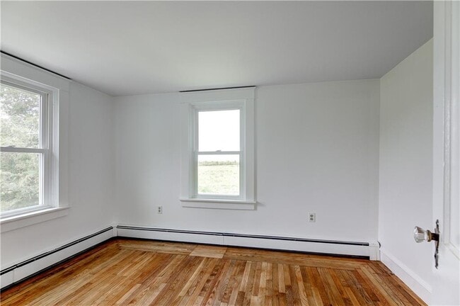 Building Photo - 44 Paquins Ln