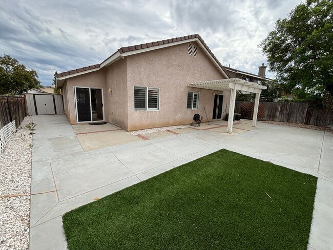 Building Photo - Charming home in gated community in Missio...