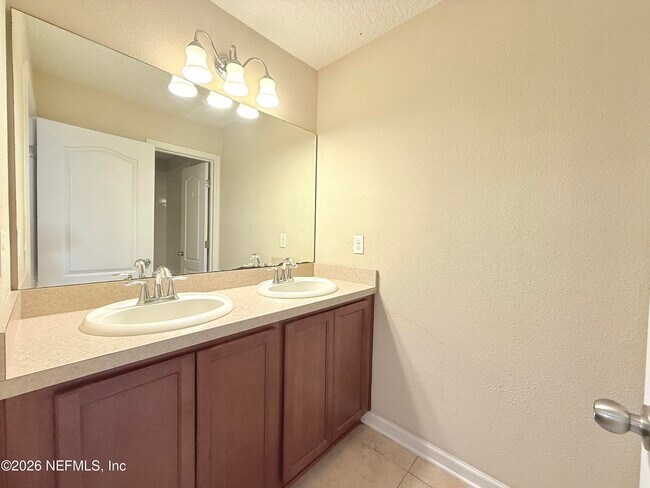 Building Photo - 3683 Hartsfield Forest Cir