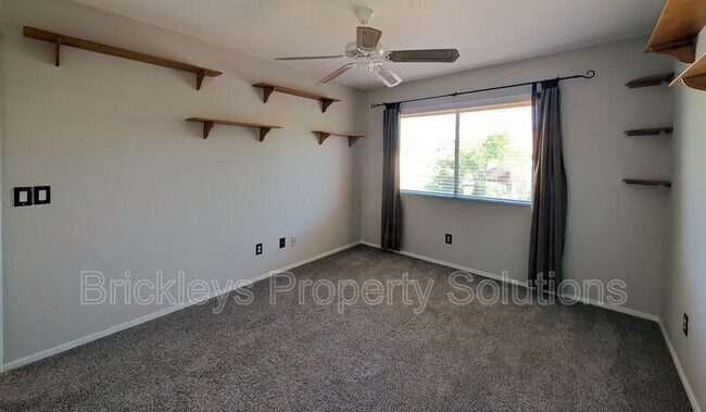 Building Photo - 2340 W Myrtle Dr