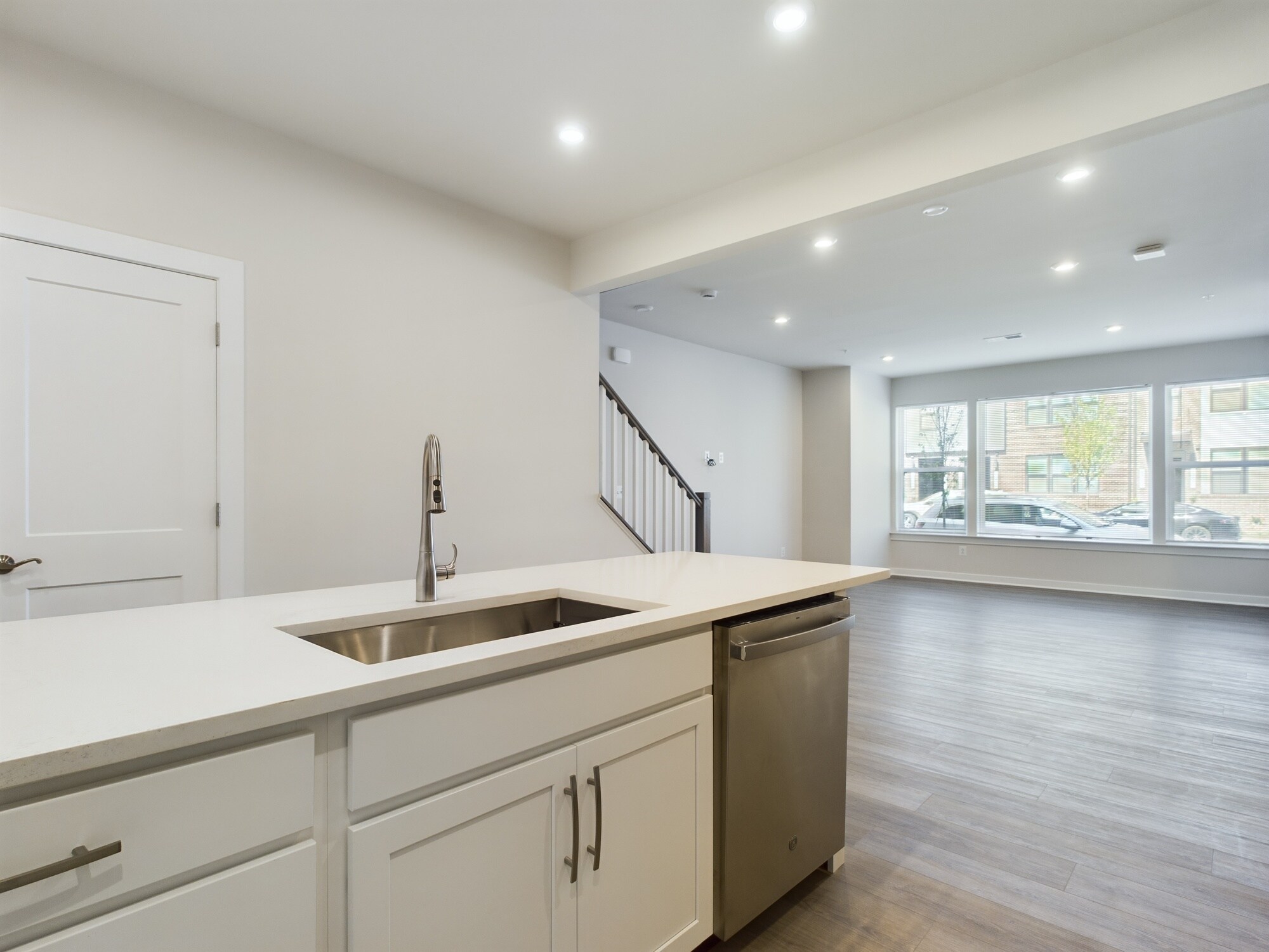 Building Photo - 43801 Middleway Ter