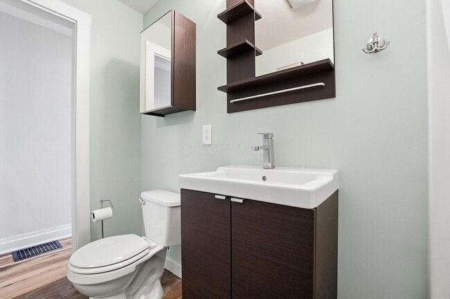 Building Photo - 212 E Hudson St