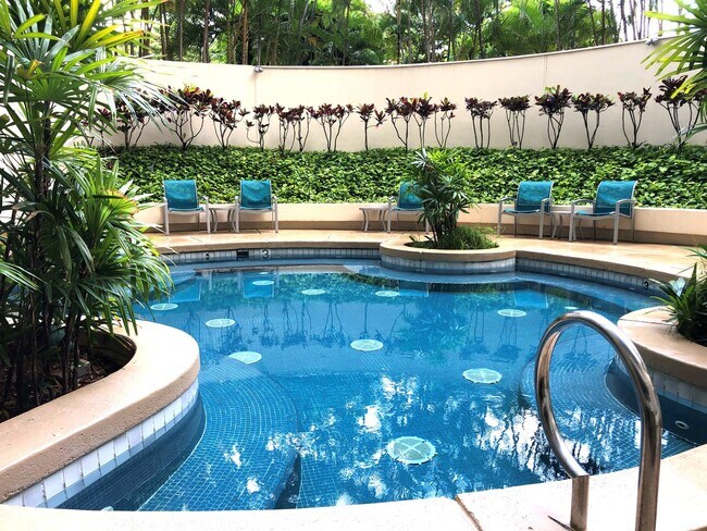 Building Photo - Subtly Furnished Honolulu Park Place 2BR/2BA/2PK Ocean View