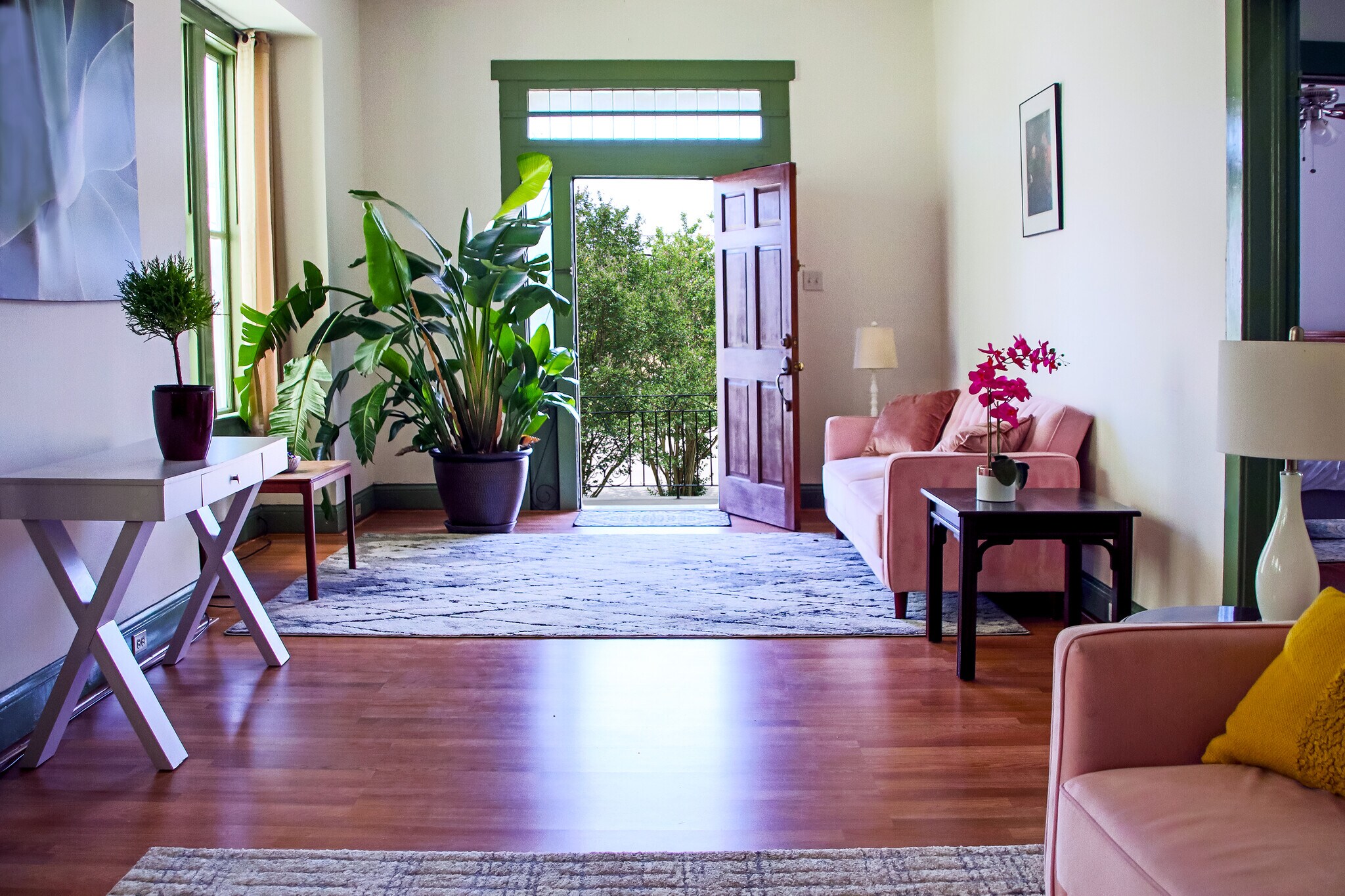 Building Photo - 7814 S Claiborne Ave