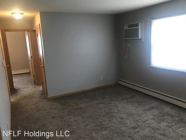 Building Photo - 335 Iowa Ave