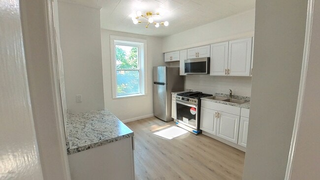 Newly Renovated Kitchen - 17 Sheffield St