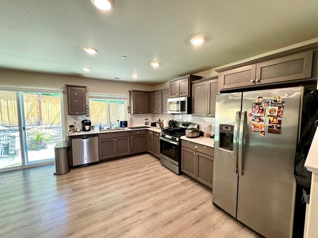 Building Photo - Charming 3-Bedroom Home in DuPont, WA