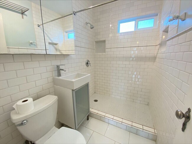 Building Photo - A North Park Gem! Remodeled! One of a kind...