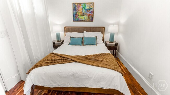 Building Photo - 319 E Anderson St