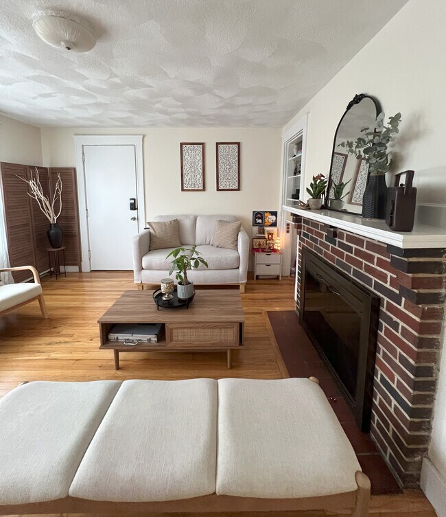 Building Photo - 1145 Boylston St