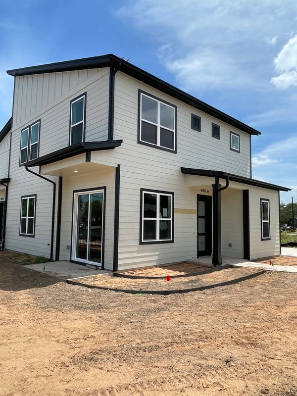 Building Photo - 4701 Wally Ave