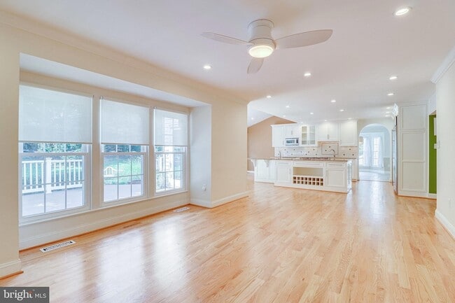 Building Photo - 6122 Bayliss Pl
