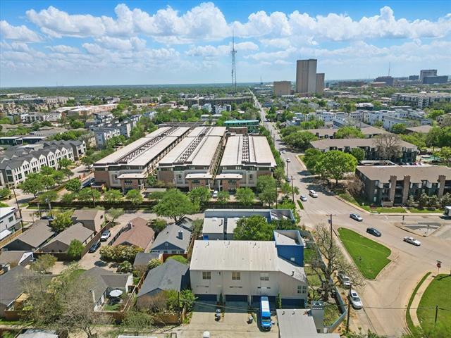 Building Photo - 2200 N Peak St