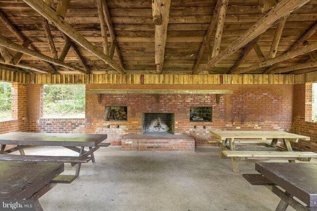 Building Photo - 13410 Wilderness Park Dr