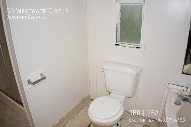 Building Photo - 30 Westgate Cir