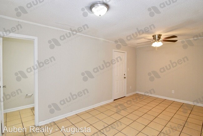 Building Photo - 2 br, 1.5 bath House - 2312 Winston Way