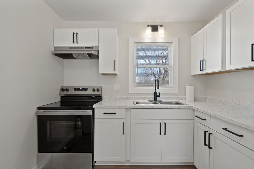 Building Photo - 261 S Franklin Ave