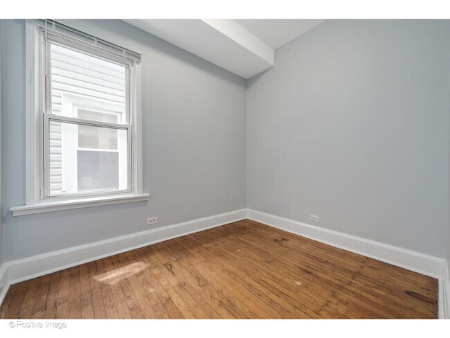 Building Photo - 3750 W Cortland St