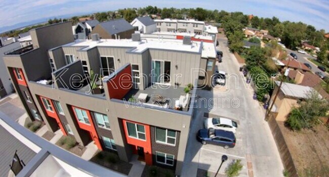 Building Photo - 3044 N Wilson Ct