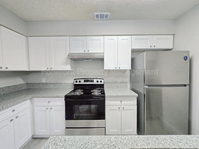 Building Photo - 5507 Roanwood