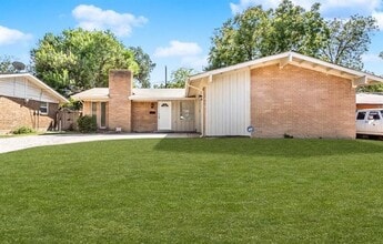 Building Photo - 2936 Sundial Dr