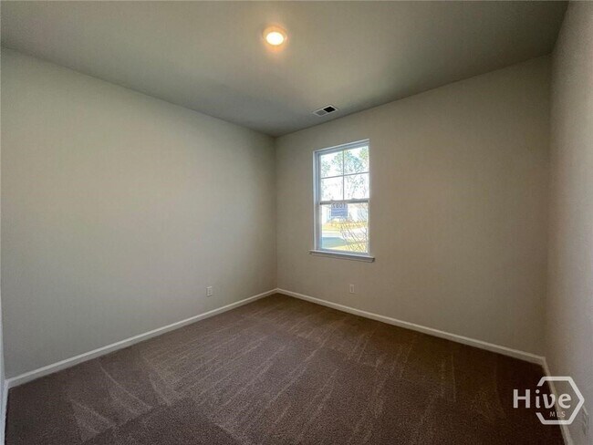 Building Photo - 143 Holloway Hl