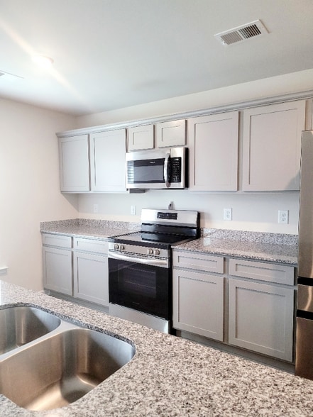 Building Photo - 752 Wimbee Ct