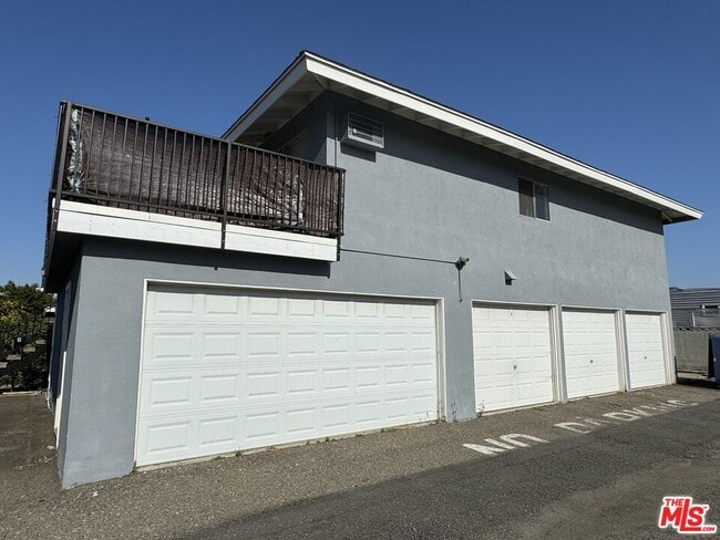 Building Photo - 235 Delano St