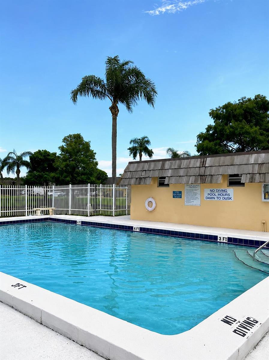 Building Photo - 2370 Waterside Dr