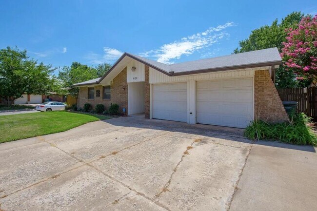 Building Photo - 600 Kay Hill Ln