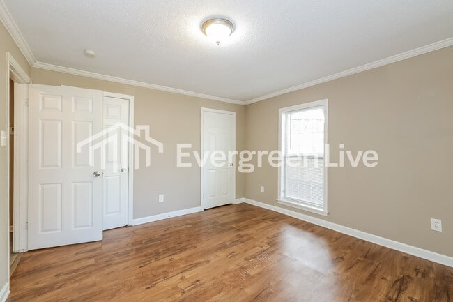 Building Photo - 3621 Vanuys Rd